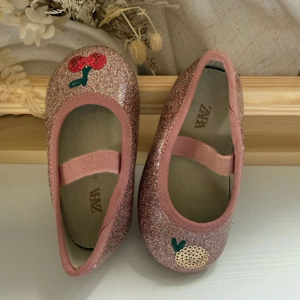 Zara Girls Pink Glitter Mary Janes with Cherry Embroidery size 18 (US 3)